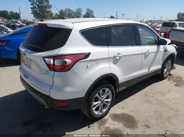 1FMCU0GDXHUE96788 — 2017 Ford Escape, photo 4 from IAAI, Front end