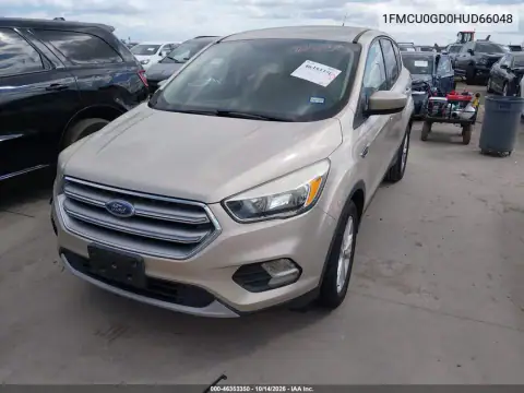 1FMCU0GD0HUD66048 — 2017 Ford Escape, zdjęcie 2 z IAAI, Prawy przód