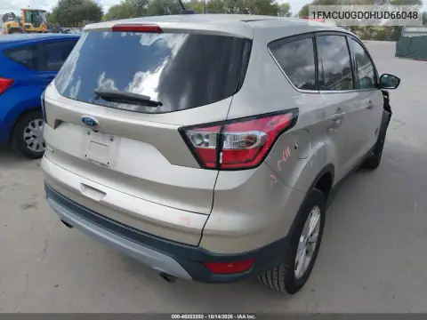 1FMCU0GD0HUD66048 — 2017 Ford Escape, zdjęcie 4 z IAAI, Prawy przód