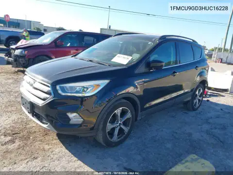 1FMCU9GD3HUC16228 — 2017 Ford Escape, zdjęcie 3 z IAAI, Tył