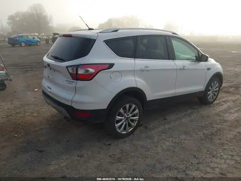 1FMCU0JD5HUD04573 — 2017 Ford Escape, фото 5 с аукциона IAAI, ПЕРЕДНЯЯ ЧАСТЬ