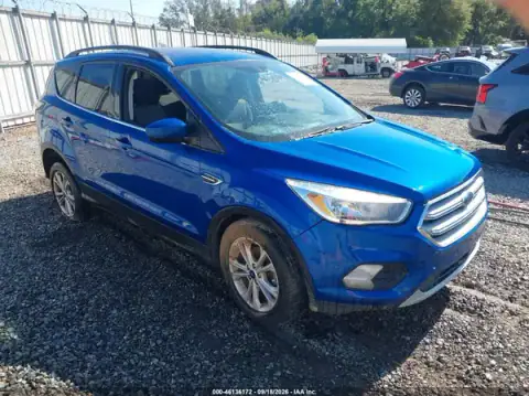 1FMCU0GD5JUD33861 — 2018 Ford Escape, Robo (Theft), fotos antes de reparar