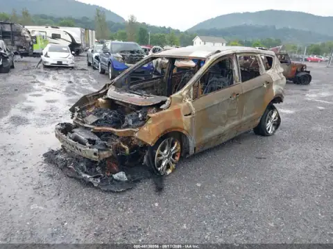 1FMCU9GD2JUA66487 — 2018 Ford Escape, photo 2 from IAAI, Complete burn