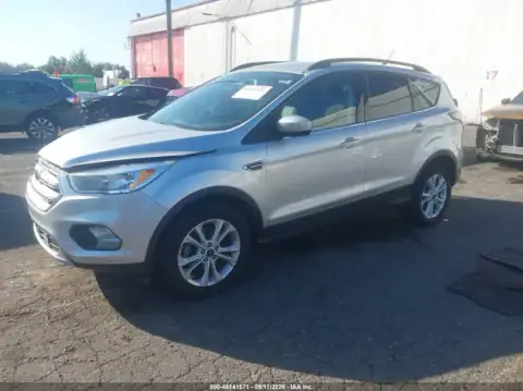 1FMCU0GD6JUB51117 — 2018 Ford Escape, фото 2 с аукциона IAAI, передняя часть справа