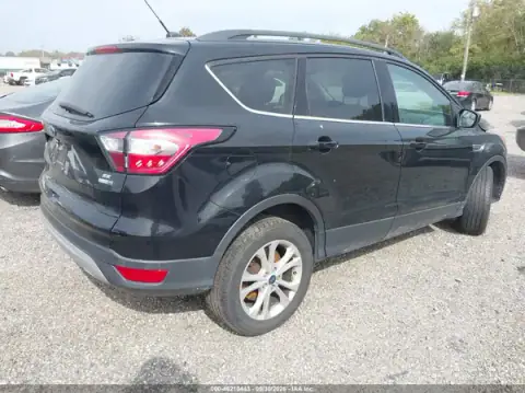 1FMCU9GD4JUC42665 — 2018 Ford Escape, zdjęcie 4 z IAAI 21.10.2026, Przejęty przez wierzyciela