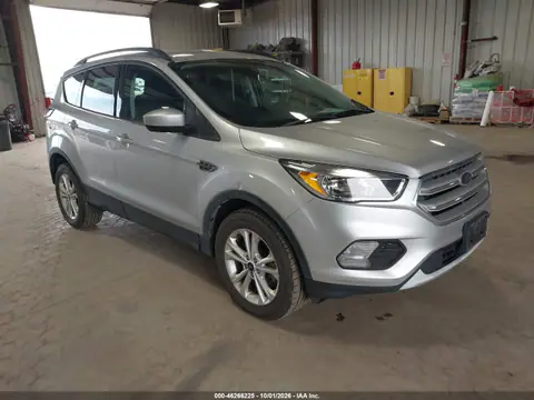1FMCU9GD0JUD08547 — 2018 Ford Escape, ბუნებრივი ცვეთა, ფოტოები შეკეთებამდე