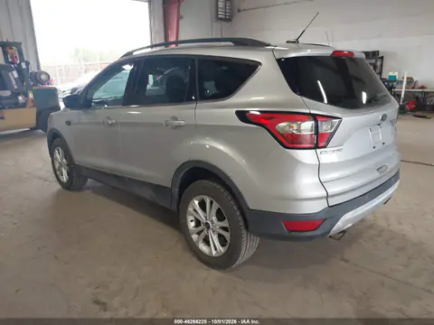 1FMCU9GD0JUD08547 — 2018 Ford Escape, zdjęcie 4 z IAAI 28.10.2026, Normalne zużycie