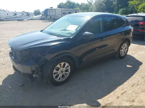 1FMCU0G6XMUA44237 — 2021 Ford Escape, zdjęcie 2 z IAAI, Przód