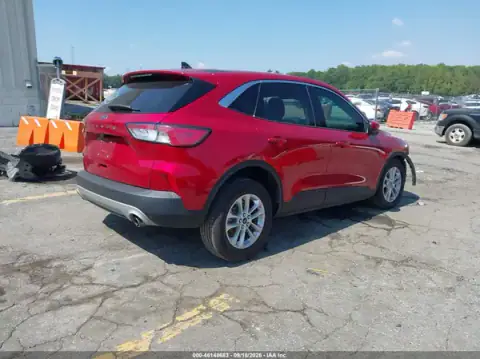 1FMCU0G69MUA97964 — 2021 Ford Escape, photo 4 from IAAI, Front end