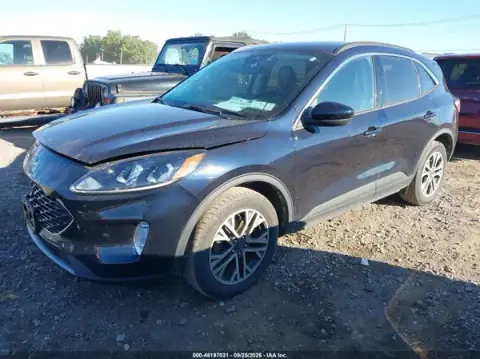 1FMCU9H93MUB04873 — 2021 Ford Escape, photo 2 from IAAI, Right front