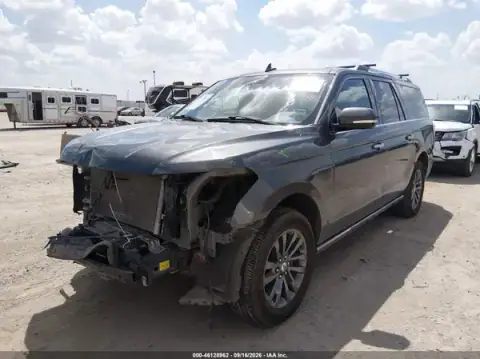 1FMJK1KT7MEA36834 — 2021 Ford Expedition, zdjęcie 2 z IAAI, Przód