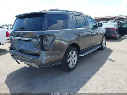 1FMJU1HT8MEA04136 — 2021 Ford Expedition, zdjęcie 4 z IAAI, Tył