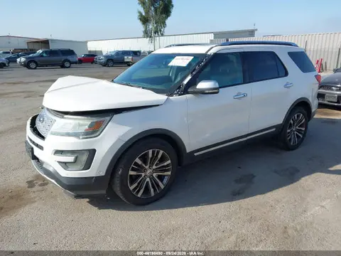 2016 Ford Explorer Platinum VIN 1FM5K8HT2GGC47823 фото 2