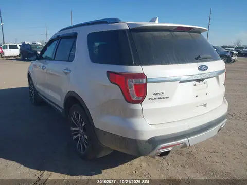 1FM5K8HT5HGA38318 — 2017 Ford Explorer Platinum, foto 3 de IAAI 27.10.2026, Inundación