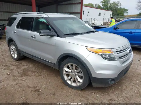 1FM5K8D83FGC48172 — 2015 Ford Explorer XLT, Lado izquierdo (Left Side), fotos antes de reparar