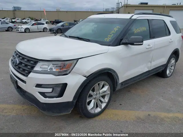 1FM5K8D84HGC49446 — 2017 Ford Explorer XLT, photo 2 from IAAI 29.09.2026, Left front