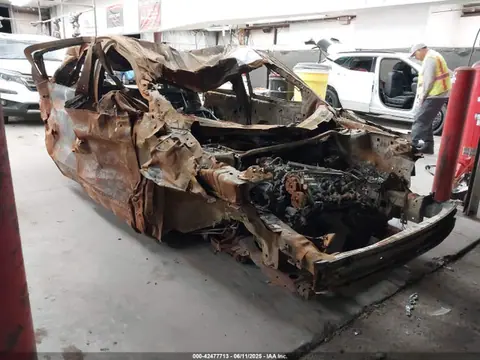 1FM5K7D89HGA93348 — 2017 Ford Explorer XLT, полный пожар (Total Burn), фото до ремонта