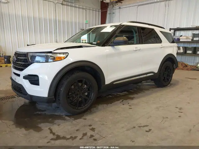 1FMSK8DHXMGA83172 — 2021 Ford Explorer XLT, zdjęcie 2 z IAAI 28.09.2026, Przód i tył