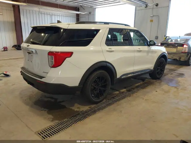 1FMSK8DHXMGA83172 — 2021 Ford Explorer XLT, zdjęcie 4 z IAAI 28.09.2026, Przód i tył