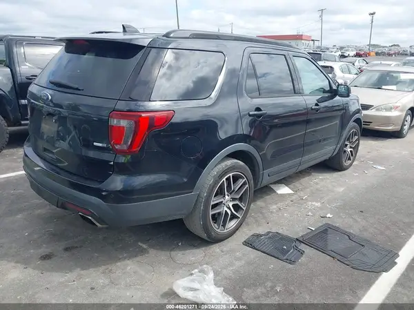 1FM5K8GTXGGC64256 — 2016 Ford Explorer, photo 4 from IAAI, Normal wear