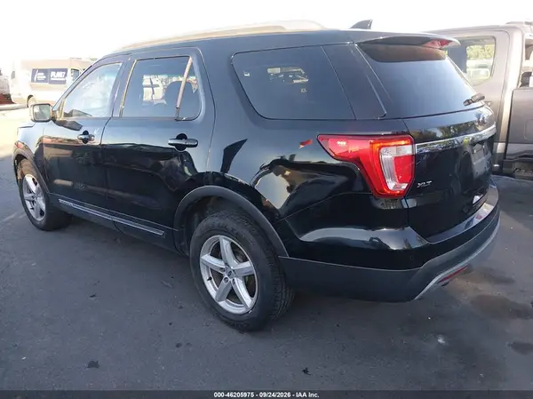 1FM5K8D83GGA46725 — 2016 Ford Explorer, zdjęcie 3 z IAAI, Kradzież