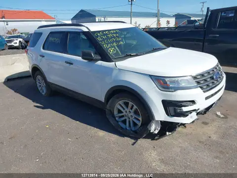 1FM5K8B88HGC10720 — 2017 Ford Explorer, Przód (Front), zdjęć przed naprawą