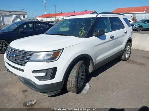 1FM5K8B88HGC10720 — 2017 Ford Explorer, photo 2 from IAAI 21.10.2026, Front end