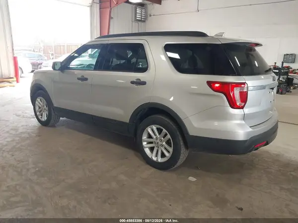 1FM5K8B86HGA77665 — 2017 Ford Explorer, zdjęcie 3 z IAAI 07.10.2026, Przód i tył