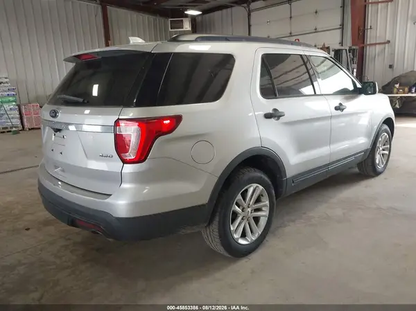 1FM5K8B86HGA77665 — 2017 Ford Explorer, zdjęcie 4 z IAAI 07.10.2026, Przód i tył