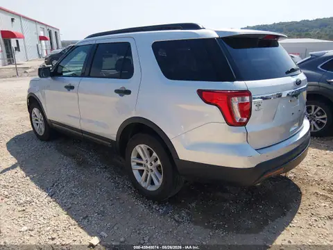 1FM5K7BH5HGD95982 — 2017 Ford Explorer, photo 3 from IAAI 22.10.2026, Left front