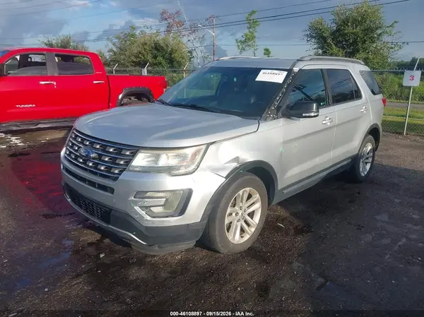 1FM5K7D82HGA67190 — 2017 Ford Explorer, фото 2 с аукциона IAAI 13.10.2026, Передняя часть слева