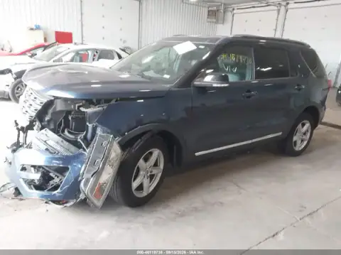 1FM5K8D85HGC05620 — 2017 Ford Explorer, foto 2 de IAAI, Parte delantera