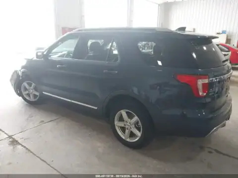 1FM5K8D85HGC05620 — 2017 Ford Explorer, foto 3 de IAAI, Parte delantera