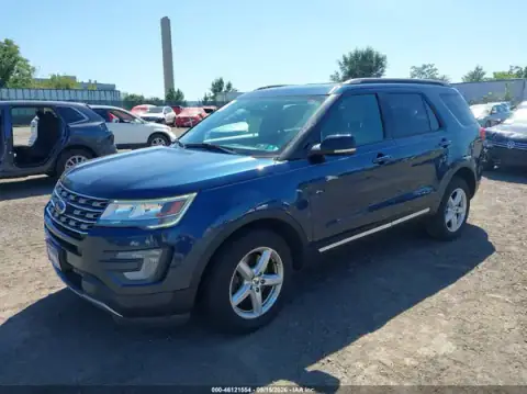 1FM5K8D80HGD09190 — 2017 Ford Explorer, фото 2 с аукциона IAAI, передняя часть справа