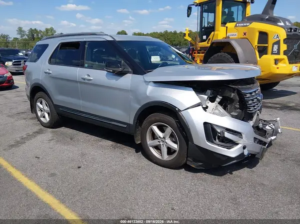 1FM5K8D80HGE32052 — 2017 Ford Explorer, Передняя часть (Front End), фото до ремонта