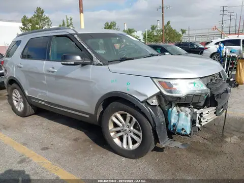 1FM5K7D88HGD89199 — 2017 Ford Explorer, Parte delantera (Front End), fotos antes de reparar