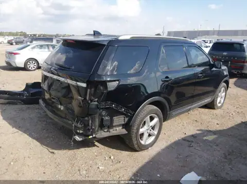 1FM5K8D8XHGC79941 — 2017 Ford Explorer, photo 4 from IAAI 22.10.2026, Rear end