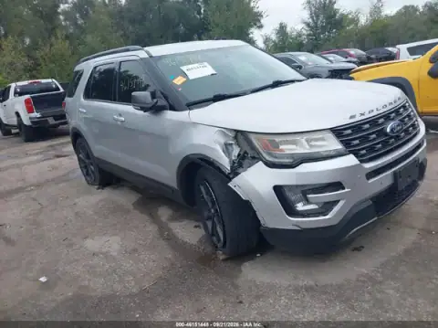 1FM5K7D85HGD24472 — 2017 Ford Explorer, Delantera derecha (Right Front), fotos antes de reparar
