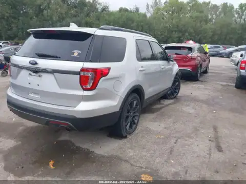 1FM5K7D85HGD24472 — 2017 Ford Explorer, foto 4 de IAAI, Delantera derecha