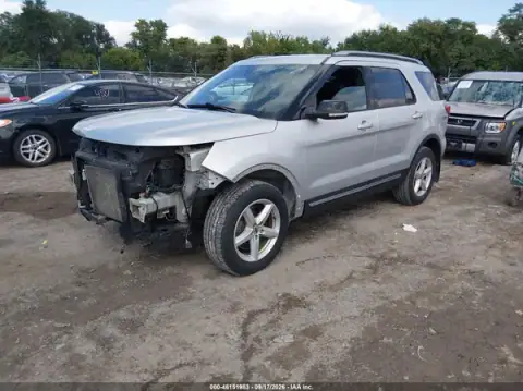 1FM5K8D83HGD18448 — 2017 Ford Explorer, photo 2 from IAAI, Front end