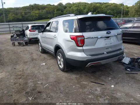 1FM5K8D83HGD18448 — 2017 Ford Explorer, photo 3 from IAAI, Front end