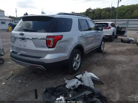 1FM5K8D83HGD18448 — 2017 Ford Explorer, photo 4 from IAAI, Front end