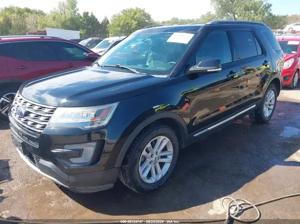 1FM5K7DH8HGC53364 — 2017 Ford Explorer, photo 2 from IAAI, Hail