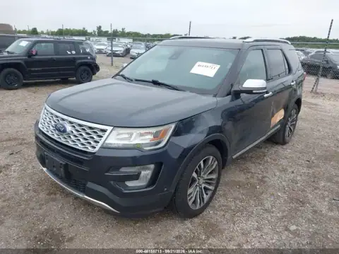 1FM5K8HT6HGC84407 — 2017 Ford Explorer, photo 2 from IAAI 21.10.2026, Normal wear