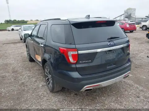 1FM5K8HT6HGC84407 — 2017 Ford Explorer, photo 3 from IAAI 21.10.2026, Normal wear