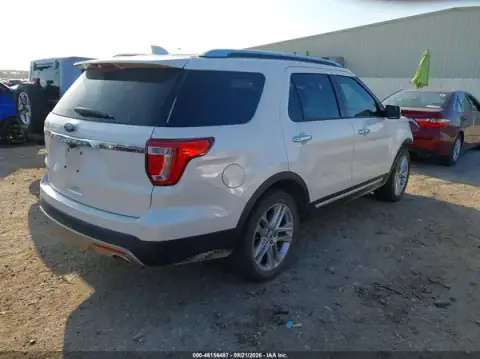 1FM5K7F83HGE42923 — 2017 Ford Explorer, zdjęcie 4 z IAAI, Przód