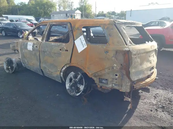 1FM5K8D85HGC91320 — 2017 Ford Explorer, photo 3 from IAAI 14.10.2026, Complete burn