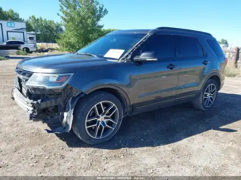 1FM5K8GT1HGA99389 — 2017 Ford Explorer, photo 2 from IAAI, Front end