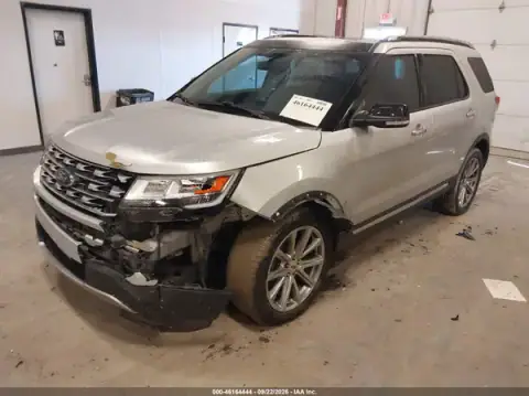 1FM5K7F82HGC37934 — 2017 Ford Explorer, zdjęcie 2 z IAAI, Przód