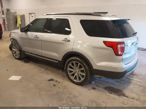 1FM5K7F82HGC37934 — 2017 Ford Explorer, zdjęcie 3 z IAAI, Przód